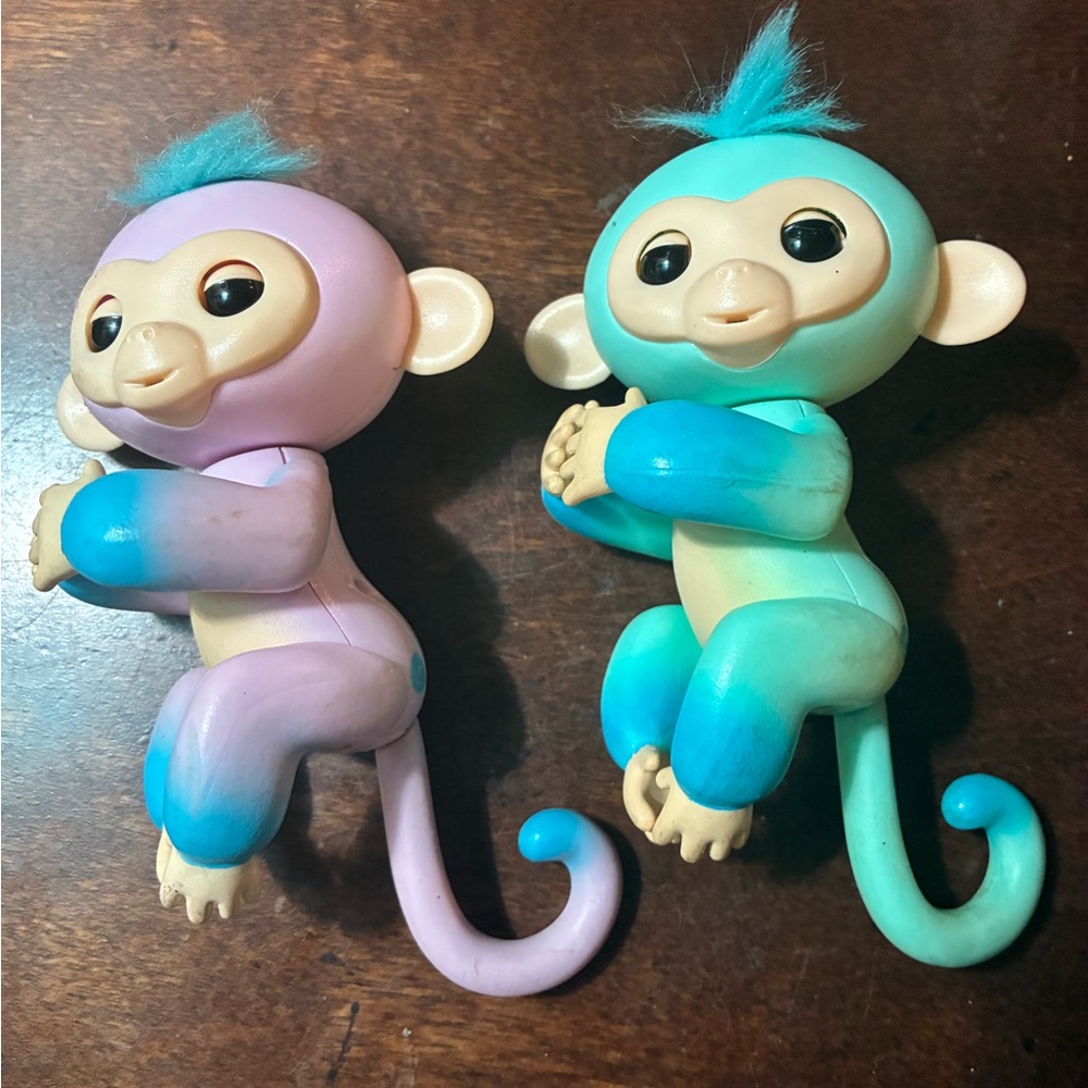 Set of 2 Colorful WowWee Fingerlings Interactive Monkey Toys